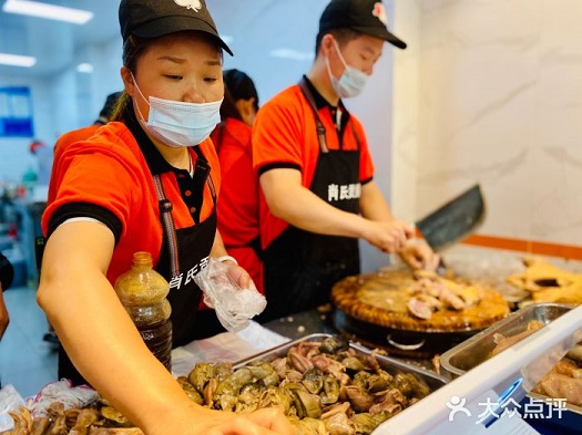 用匠心鹵制舌尖美味，肖氏貢鵝一火就是近四十年