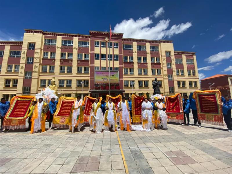 治多教師用堅守精神扎根基層，點亮教育的希望明燈