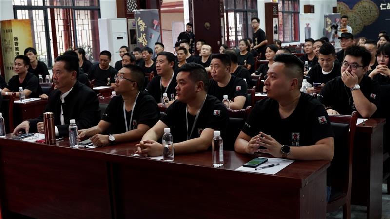 仁戰1935酒品牌分享會暨華成酒業集團中秋聯歡會成功舉行