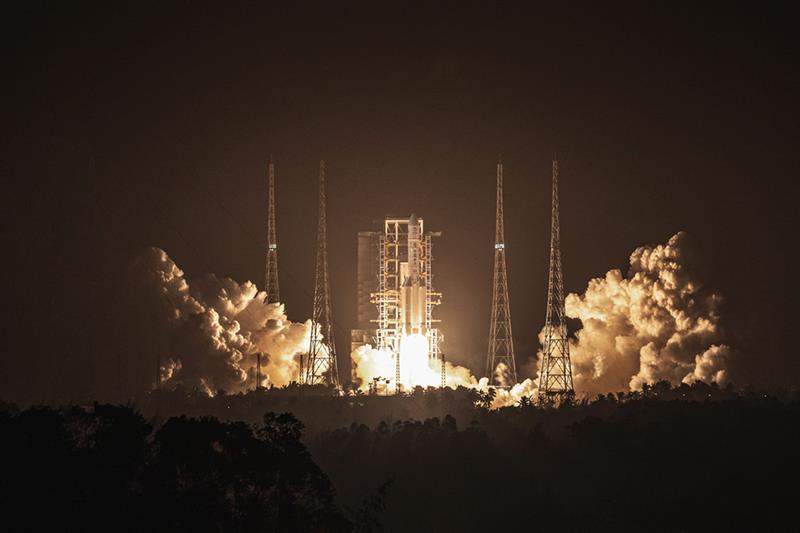 嫦娥五號探測器發射成功 開啟中國首次地外天體采樣返回之旅【4】