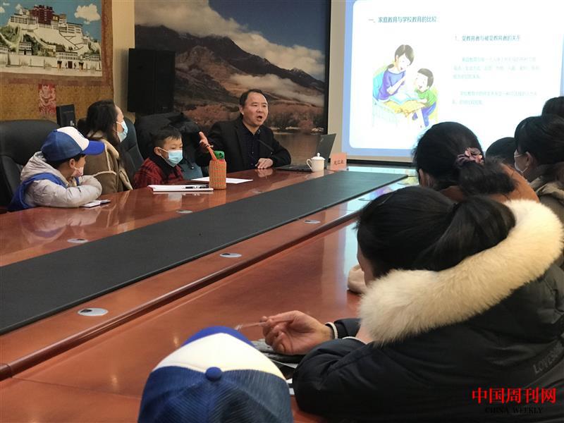 趙江社教授正在講座.jpg