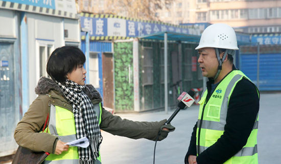 媒體記者采訪浭陽新城管委會工作人員