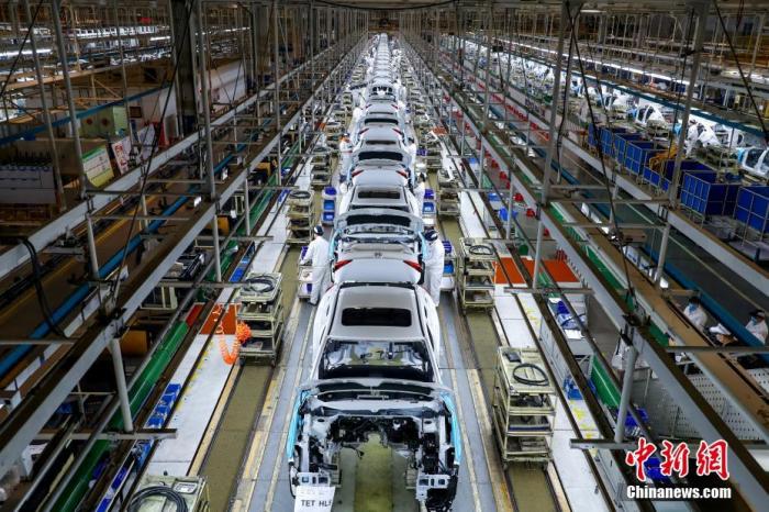 資料圖：工人在汽車生產線上工作。<a target='_blank' href='http://www.chinanews.com/'>中新社</a>記者 張暢 攝