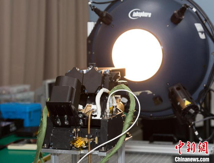 火星礦物光譜分析儀標定測試 上海技物所 供圖