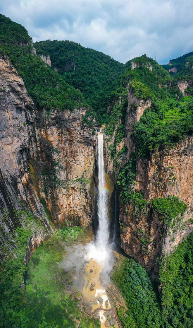 氣勢(shì)磅礴！“華夏第一高瀑”迎來最大水量