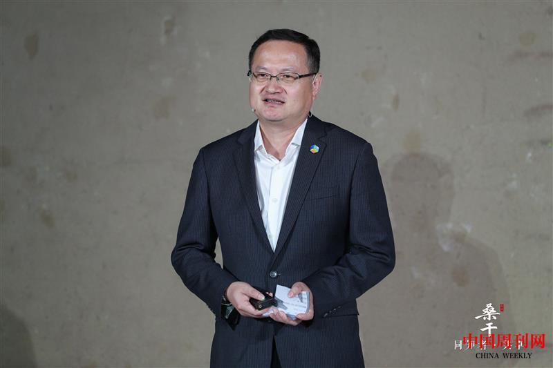 中糧長城酒莊酒管理中心副總經(jīng)理（主持工作）何家馗分享“共卓三部曲”.jpg