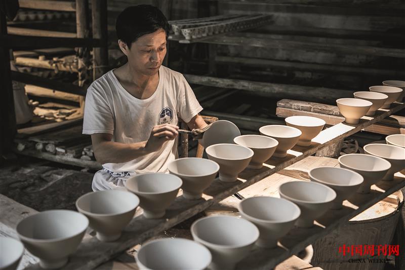 德化瓷工匠大師.jpeg