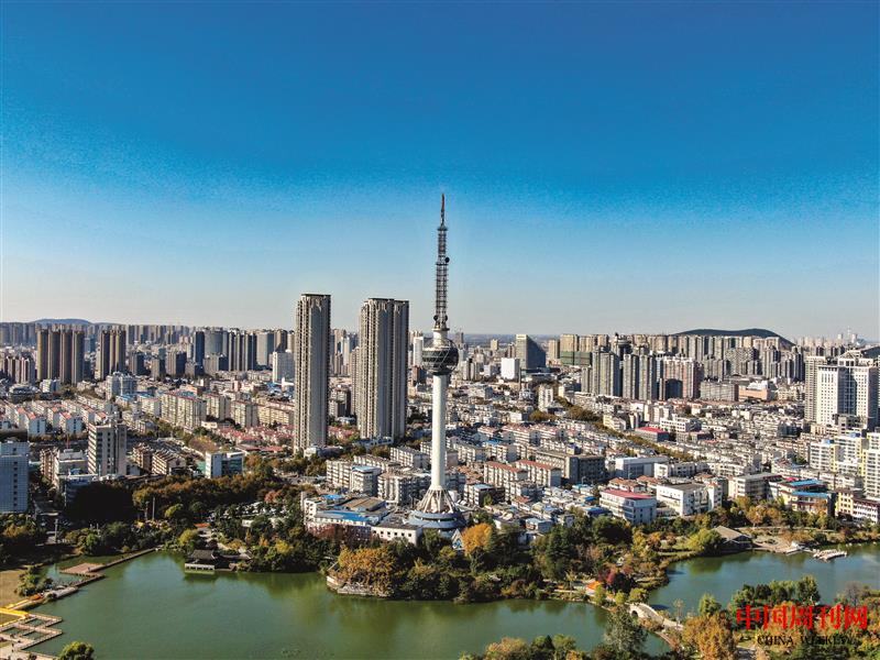 攝圖網_502366192_航拍江蘇徐州電視塔地標建筑（企業商用）.jpg