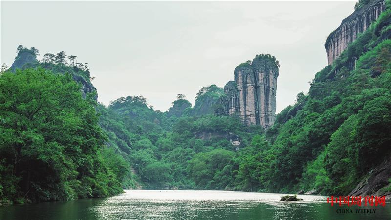 攝圖網_501753474_傍晚武夷山玉女峰（企業商用）.jpg