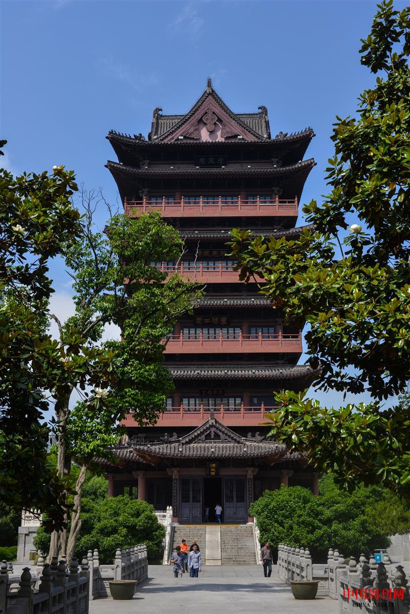 攝圖網_500692487_合肥市區包公墓旁的清風閣(企業商用).jpg