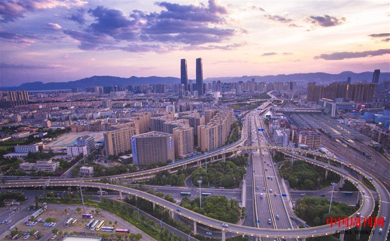 攝圖網_501357048_昆明城市航拍夜景夕陽晚霞（企業商用）.jpg